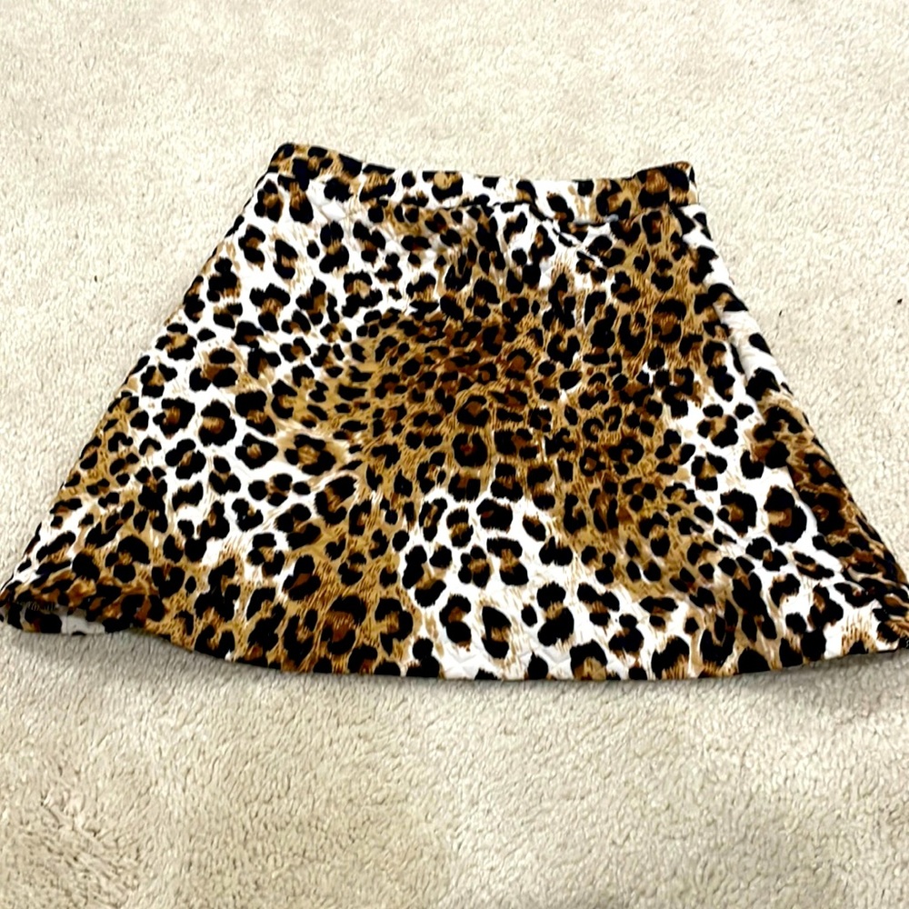 Girls medium Leopard 🐆 skirt sz M 7 8 Holiday